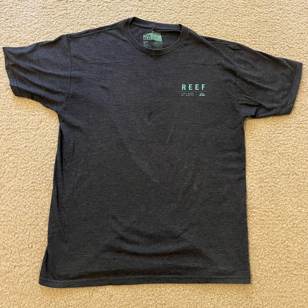 Reef Men's Charcoal Tee with Teal Logo